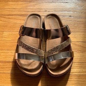 Gold sandals 5.5